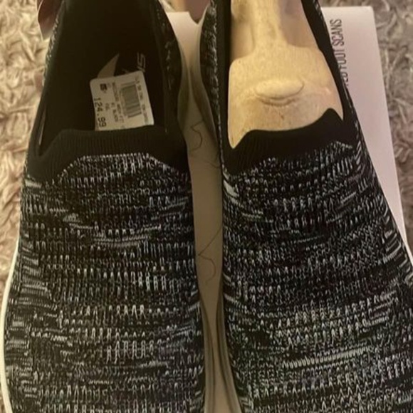 BRAND NEW women skechers arch fit vista inspiration slip on shoes size US 7.5 - Picture 7 of 9